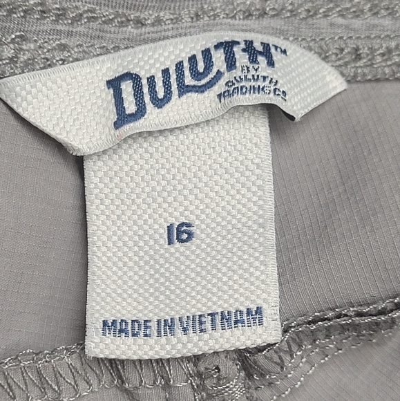 Duluth Trading Co Gray Women's Shorts - Picture 4 of 7